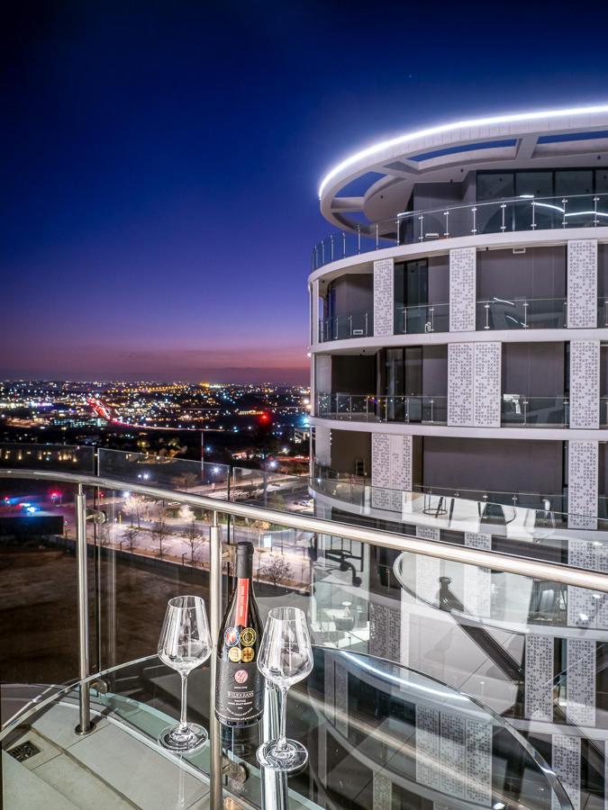 Ferienwohnung Ekhaya At Ellipse Waterfall City Midrand Exterior foto